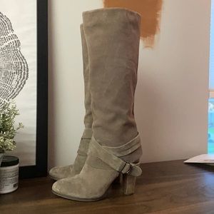 Knee high grey suede boots 8M
